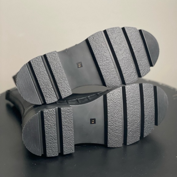 Steve Madden Barclay Boot in Black Leather - Picture 5 of 9